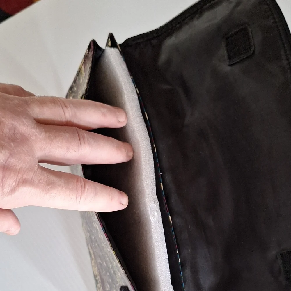 MUDD Multicolor Tablet Case - Picture 6 of 8